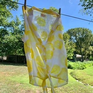 Lemon Print Tie Front Sleeveless Top